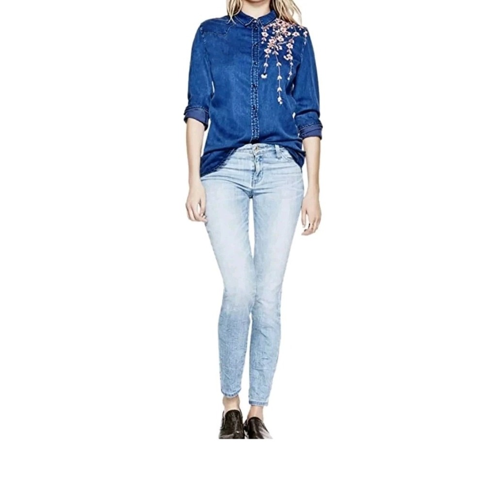 GUESS Floral Soft Denim EMBROIDED BOYFRIEND SHIRT‎ S NWT , W/pearl Snaps